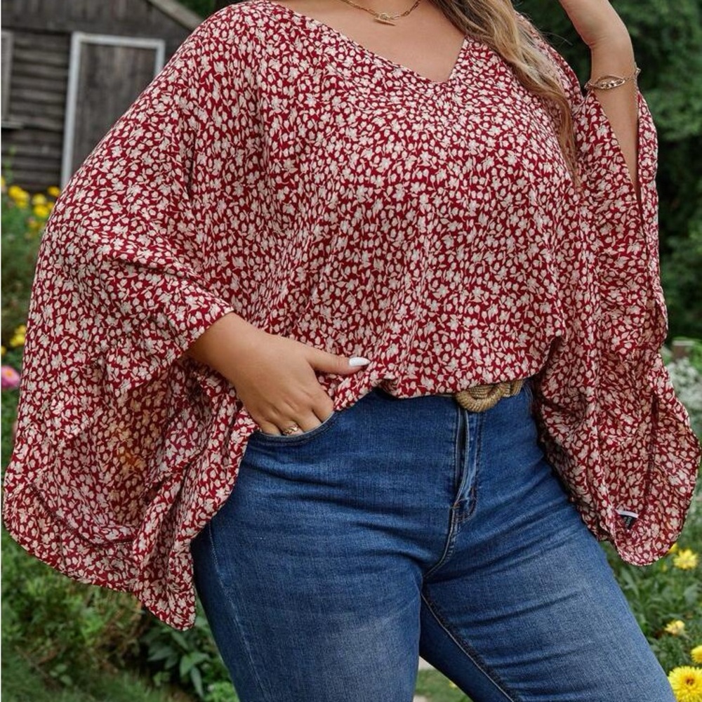 Med NWT Floral Print Batwing Sleeve Blouse